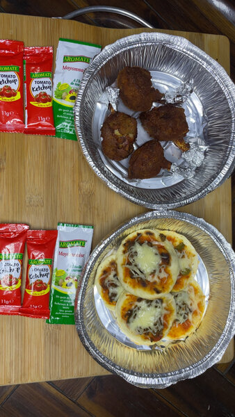 MINI PIZZA ET AILERONS POULET