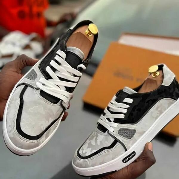Chaussures homme provenant de Turquie