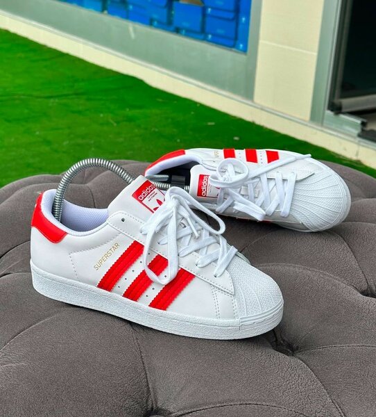 ADIDAS SUPERSTAR