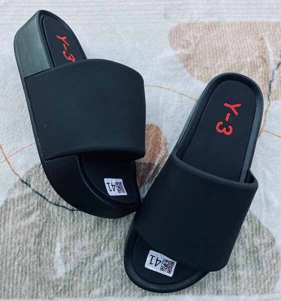 Y-3 slippers
