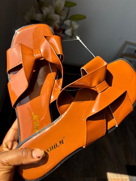 Ladies slippers
