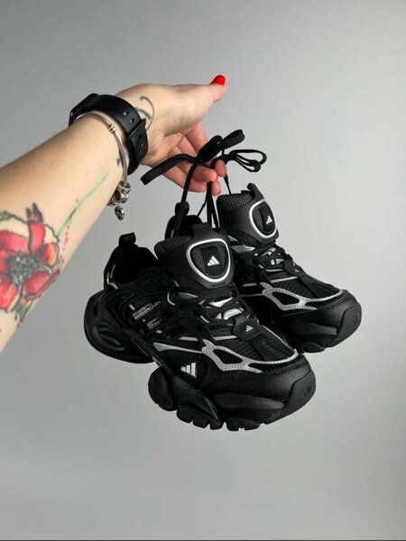 ADIDAS SNEAKER