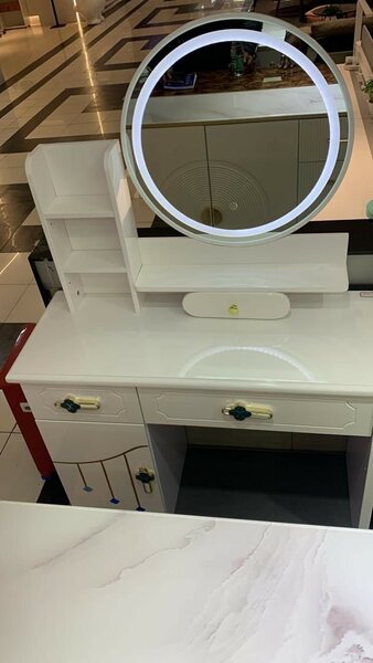 Dressing mirror