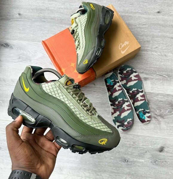 NIKE CLASSIC