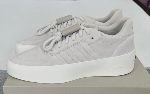 Chaussures Adidas