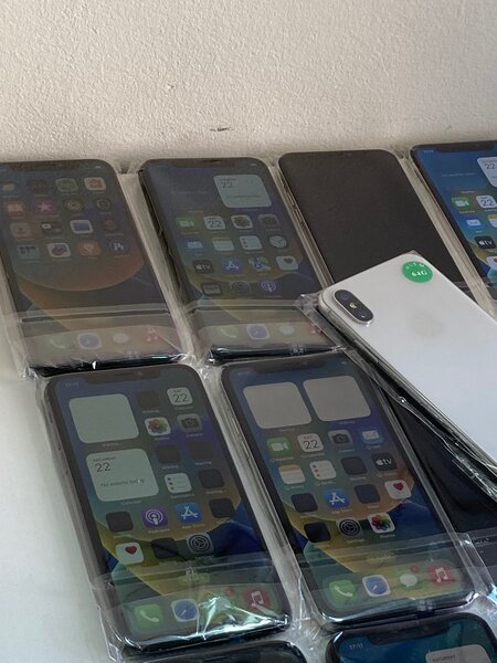 iPhone x 64GB