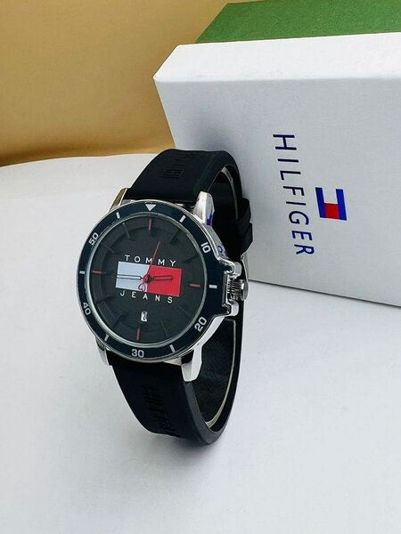 Montre disponible ici