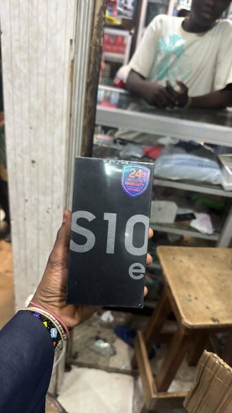 Samsung Galaxy S10e