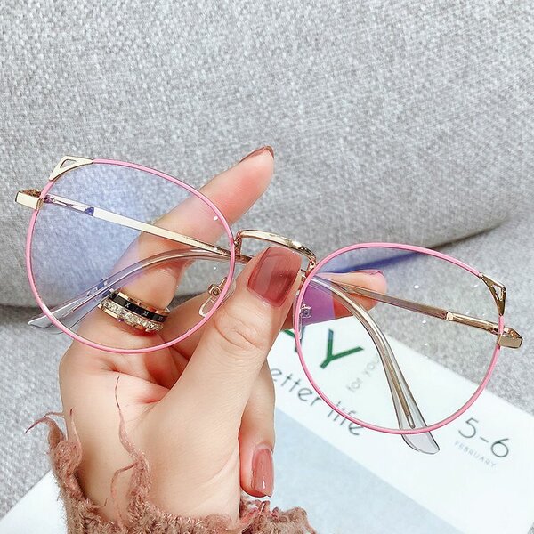 Fashionable Ladies shades