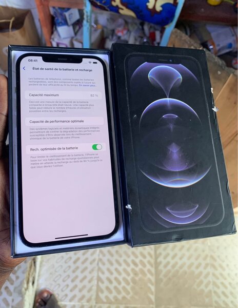 Smartphones Apple iPhone XR