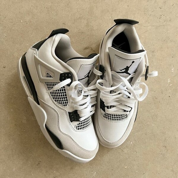 Jordan 4 military balck