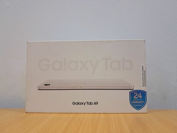 Silver Samsung galaxy Tab A9 64gb