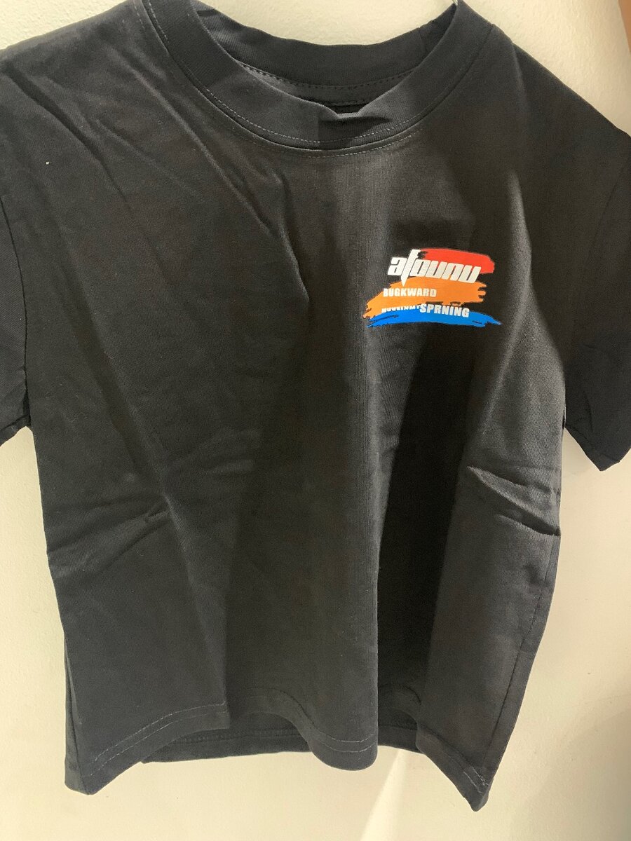 T-shirt noir décontracté