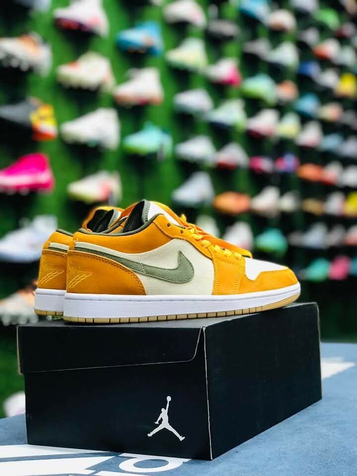 Air Jordan low top