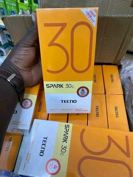 TECNO SPARK 30C 512GB 16GB RAM première copie conforme dubaï