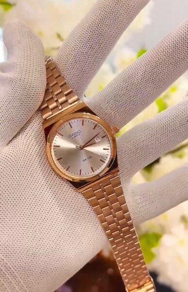 Montre élégante en or rose