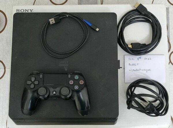 PS4 Slim avec manette 800G