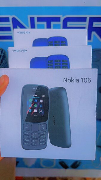Nokia 106 . Nokia 105