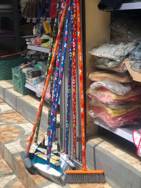balai        balai