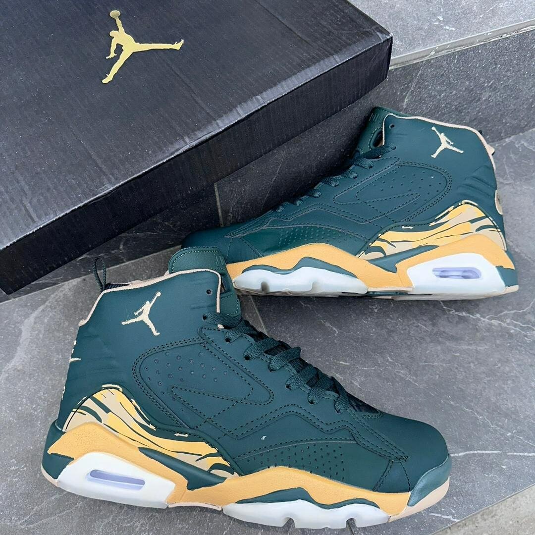 AIR JORDAN SNEAKER.