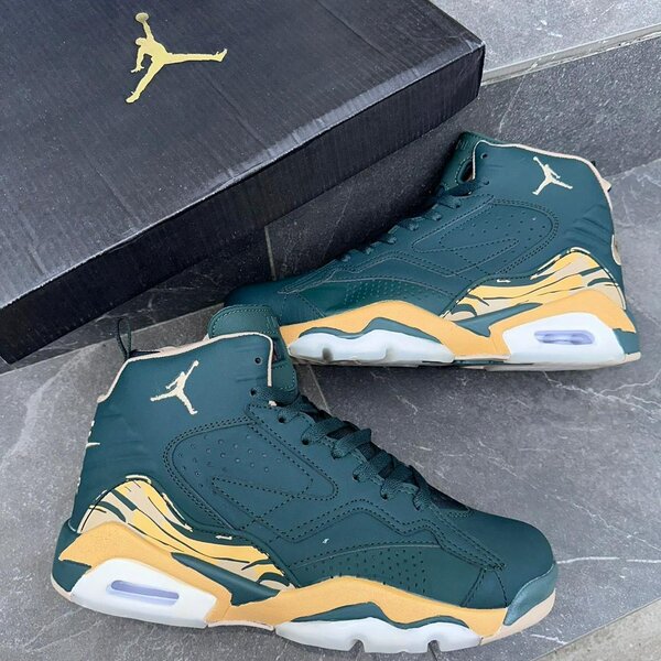 AIR JORDAN SNEAKER.