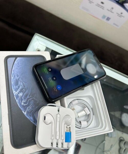iPhone XR noir neuf