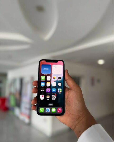 IPHONE 12
