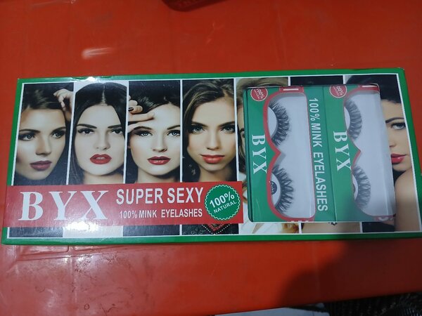 Eye lashes