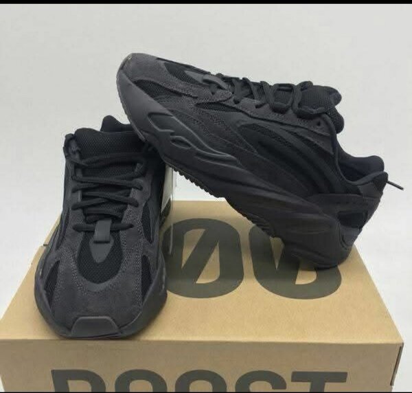 Sneakers Boost Noirs Unisex