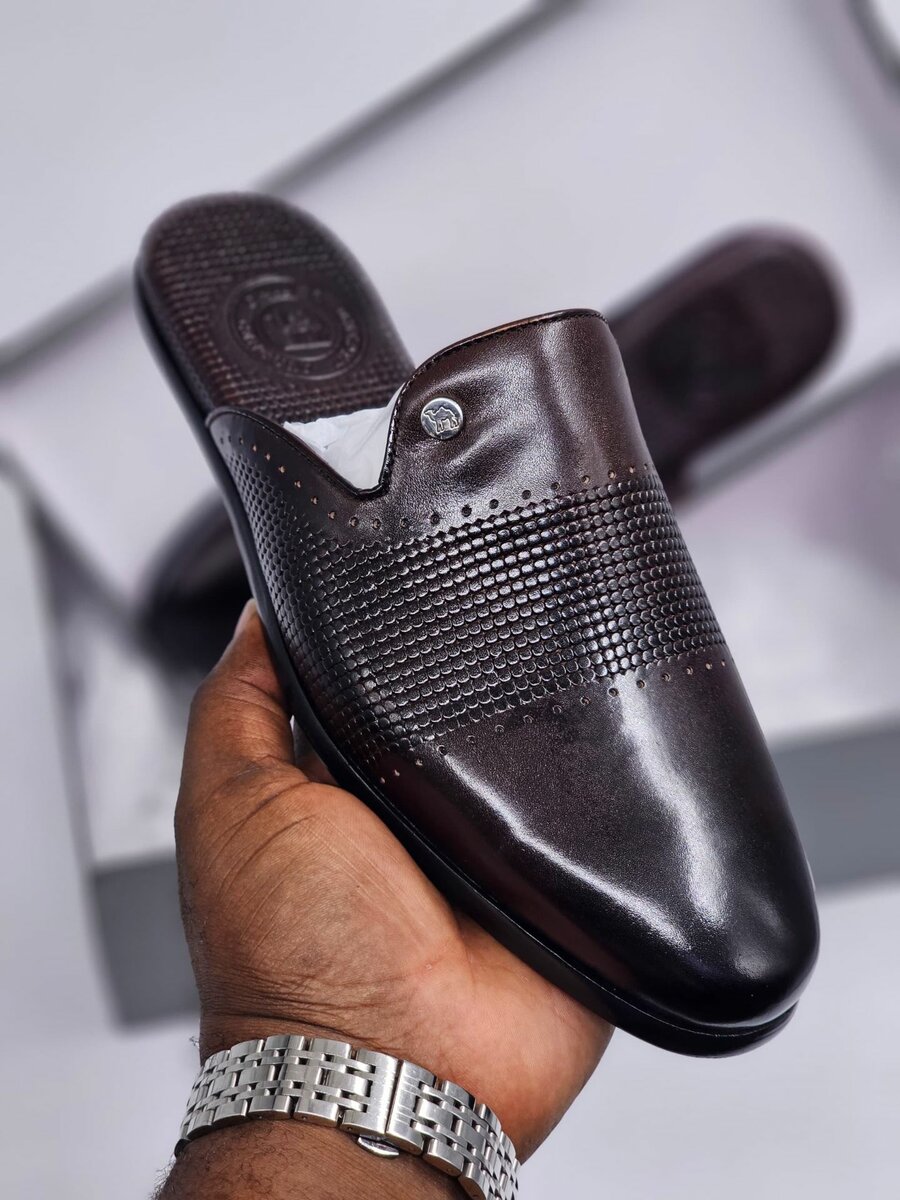 HALF SHOE