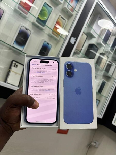 iPhone 16 simple