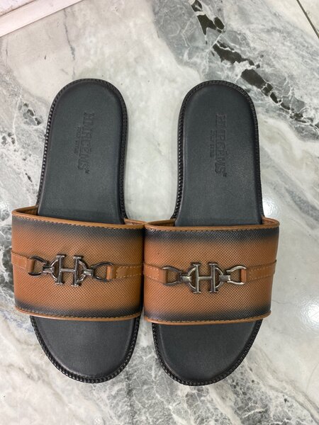 Sandals en cuirs