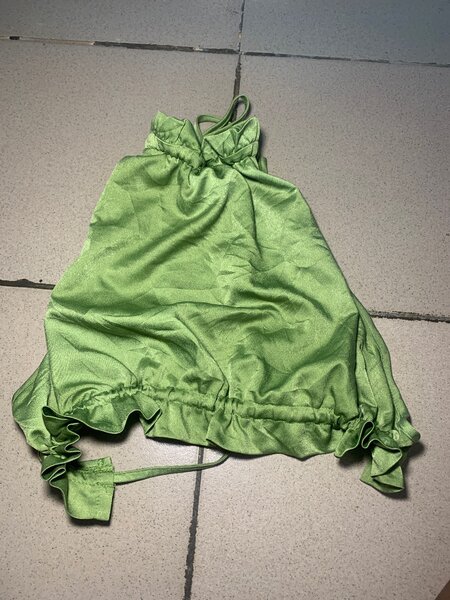 Top dos nu femme vert élégant