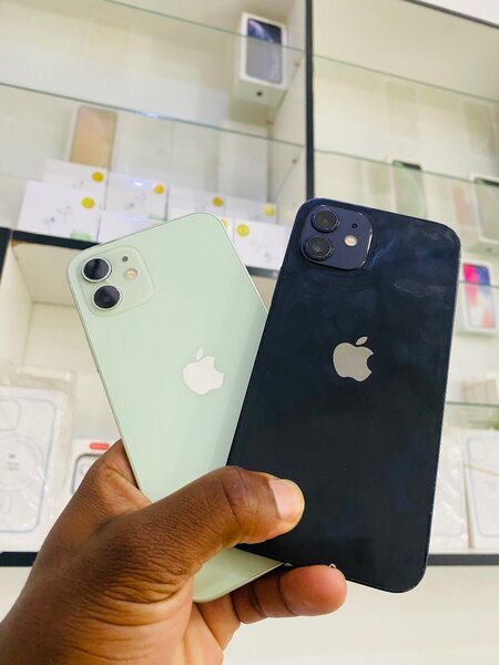 IPHONES 12