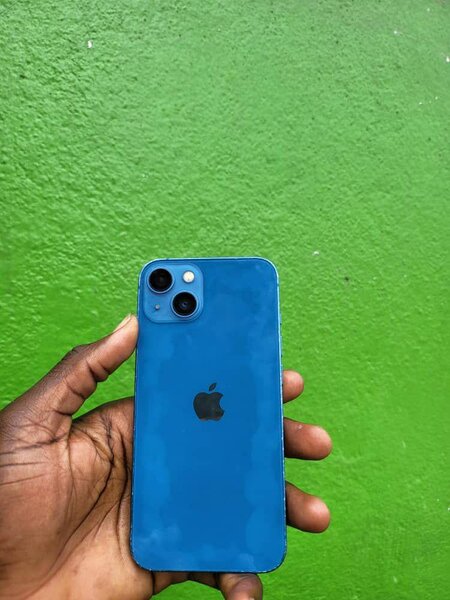 iPhone 13 128 giga tout passe prix: 220.000f 0768715963