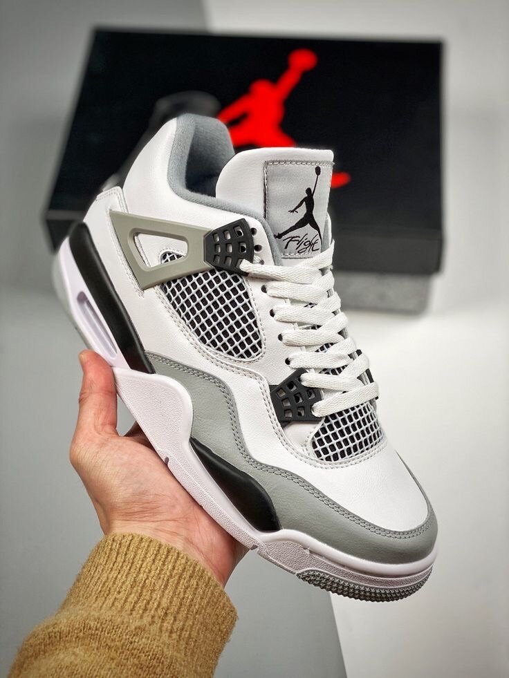 Air Jordan 4