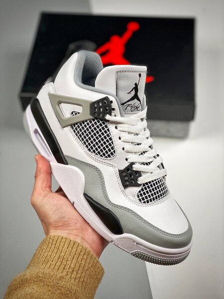 Air Jordan 4