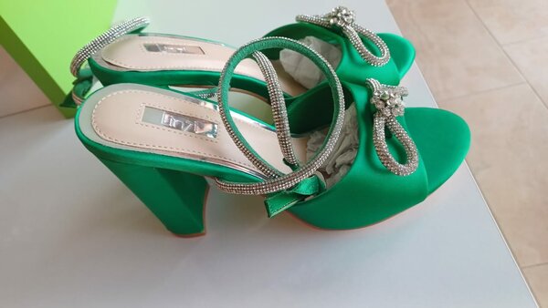 Ladies shoes, heels
