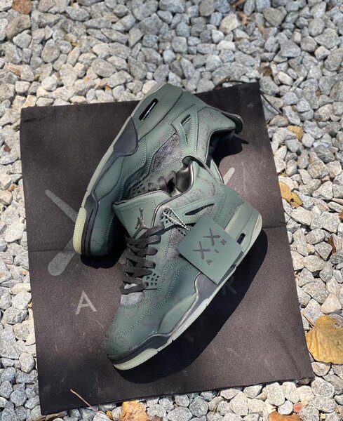 Jordan 4s