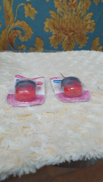 Vesalina lip therapies