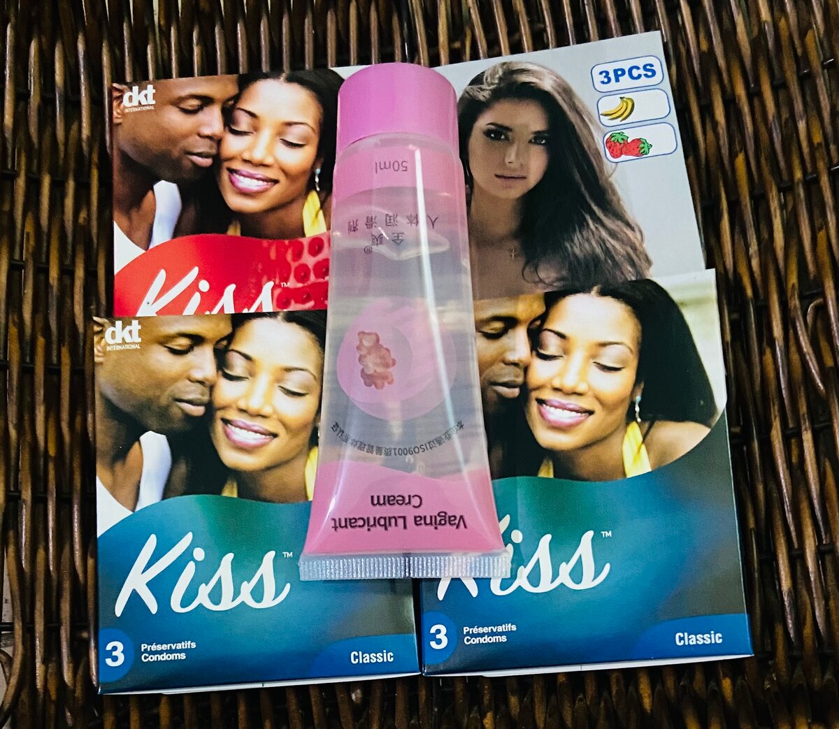 12 préservatifs + 1 lubrifiant