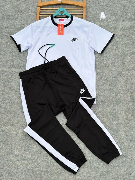 Complet de marque
