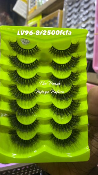 Faux cils
