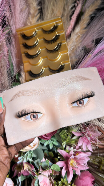 Faux Cils Volumineux Glamour