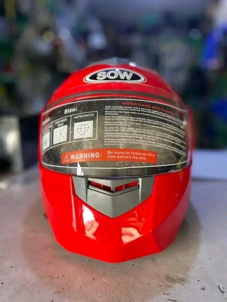 Casque de moto rouge SOW