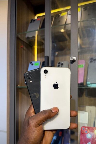 iPhone XR 64gb