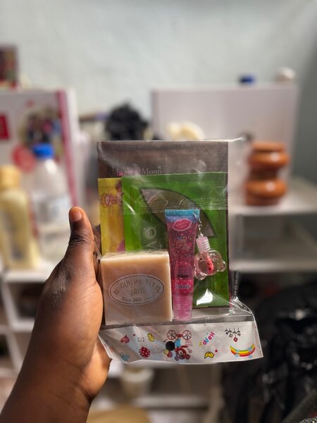 Kits gloss