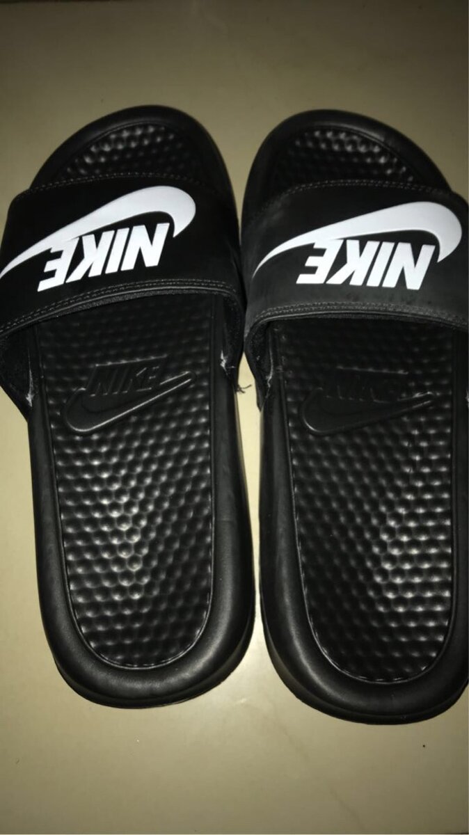 Claquettes NiKE