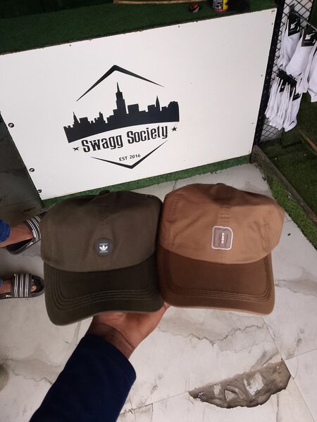 Caps