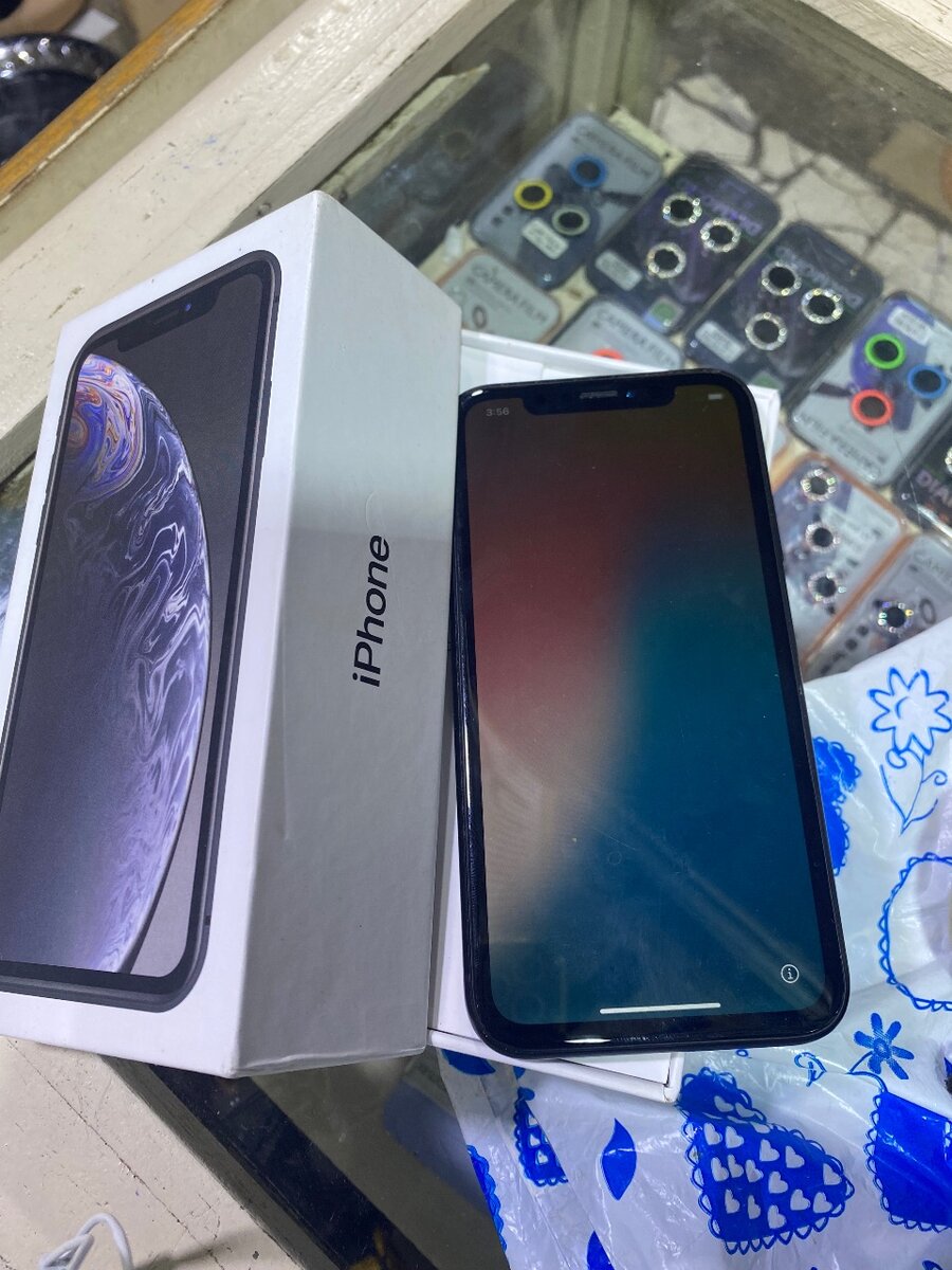 iPhone XR noir